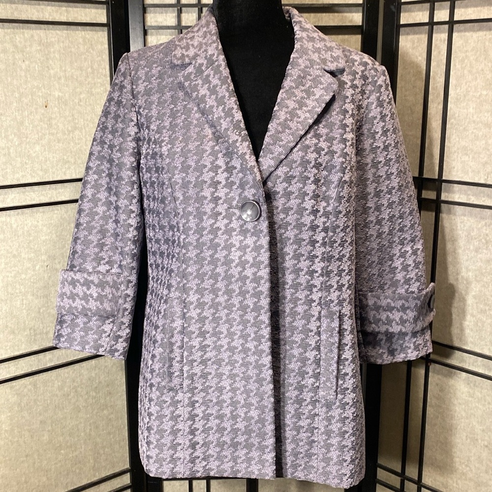 Due per Due poly/ rayon size M herringbone blazer grey and lavender lined!